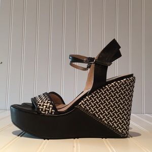 Stuart Weitzman Black & White Wedges sz 7.5